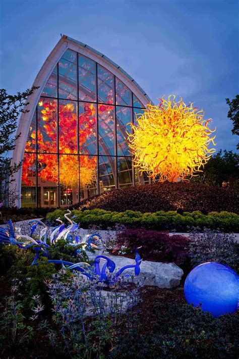 chully|Chihuly Garden and Glass